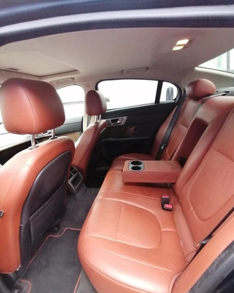 Jaguar XF cena 55000 przebieg: 190000, rok produkcji 2009 z Lubraniec małe 172